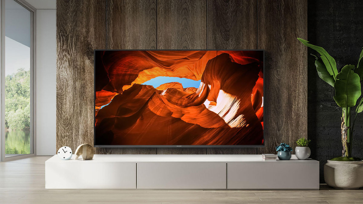 Tivi Sharp 4K 50 Inch 4T-C50EK2X trong không gian